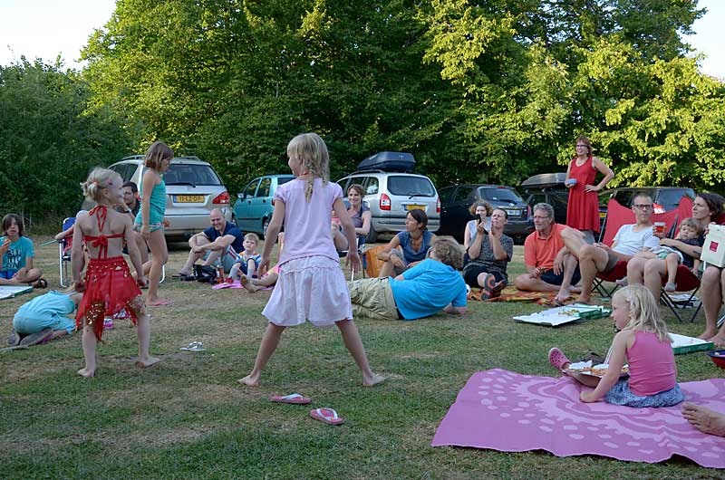 Dansen-op-de-camping