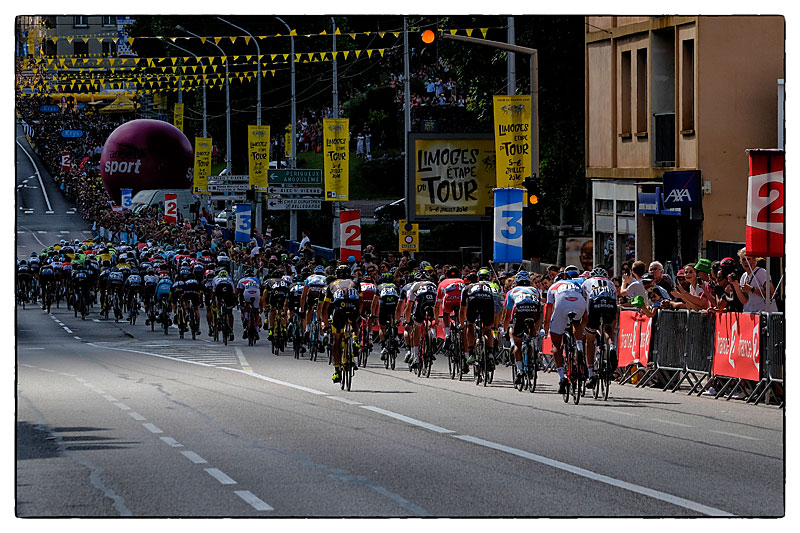 Peloton-naar-de-finish